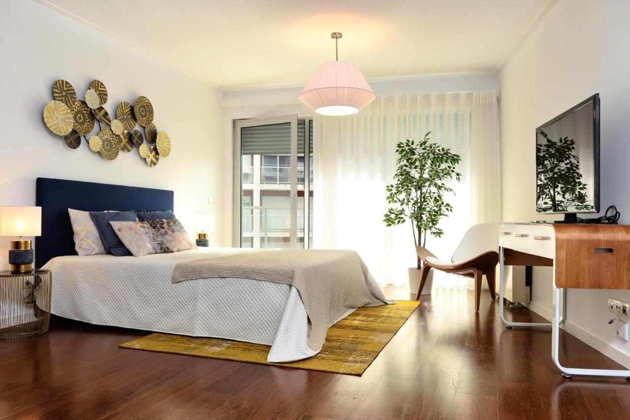 New Loft With Swimming Pool At Parque Das Nacoes! Lissabon Buitenkant foto