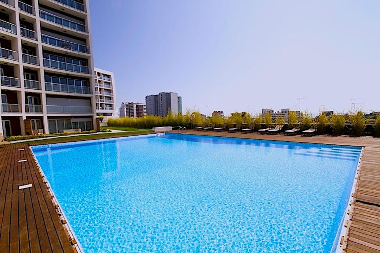 New Loft With Swimming Pool At Parque Das Nacoes! Lissabon Buitenkant foto